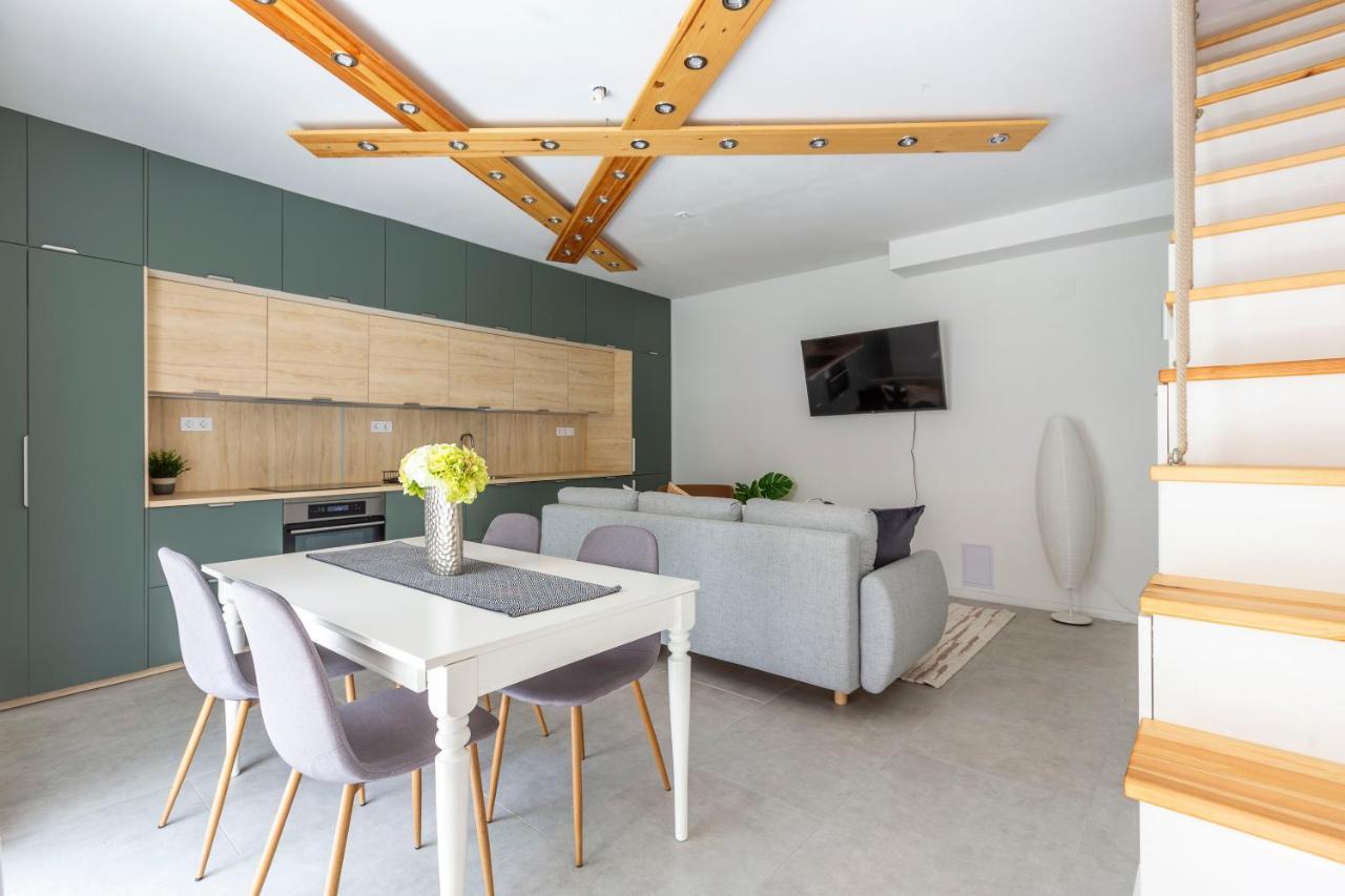 Unique Central 3 Floor Home With 4Bdrm, 3Bthrm Budapest Exteriör bild