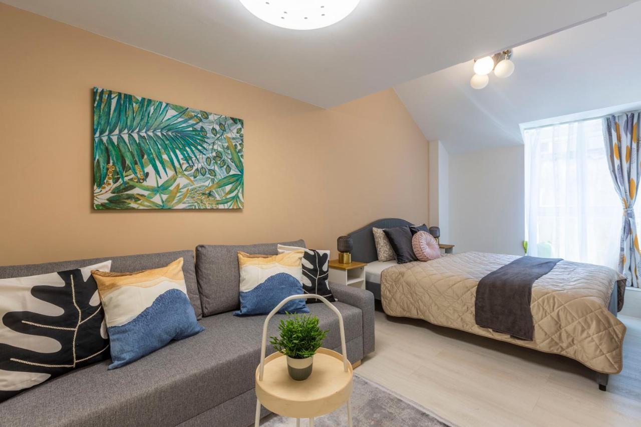 Unique Central 3 Floor Home With 4Bdrm, 3Bthrm Budapest Exteriör bild